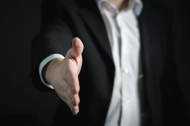 let’s join freelance work image image showing a man to attract towards freelance work