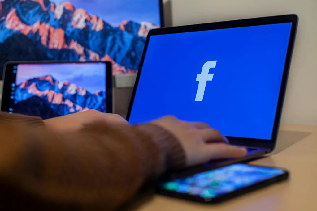 image showing how to earn money from facebook