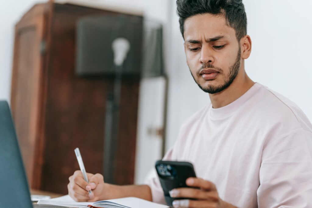 image shwoing 10 must-know AI hacks to practice tests and quizes
