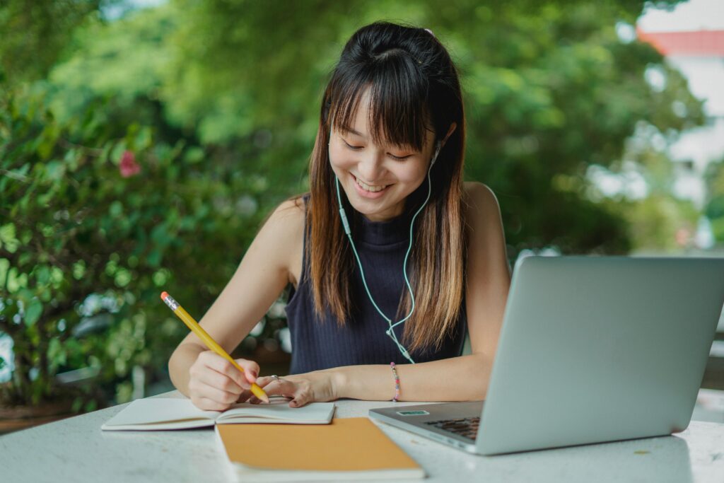 image showing a girl converting descriptive content into visuals with AI tools